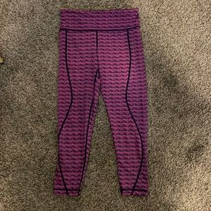 Vineyard Vine Cropped Leggings